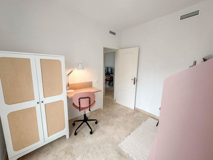 Image No.26-3 Bed Property for sale