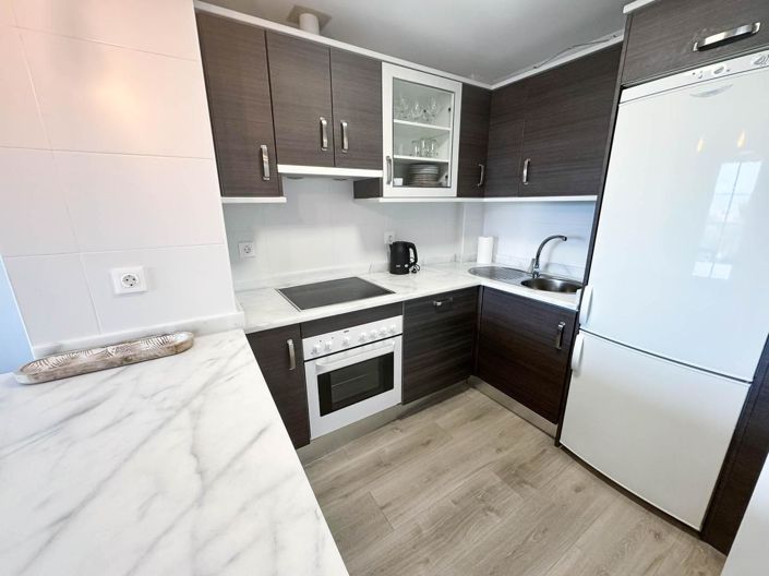 Image No.32-3 Bed Property for sale