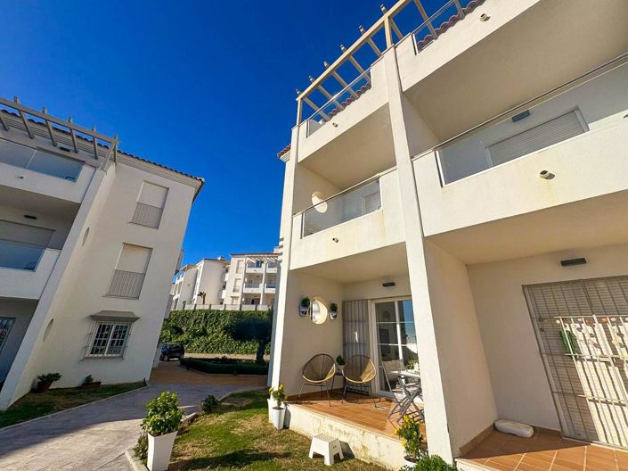 Image No.40-3 Bed Property for sale