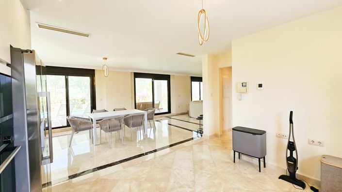 Image No.16-3 Bed Property for sale