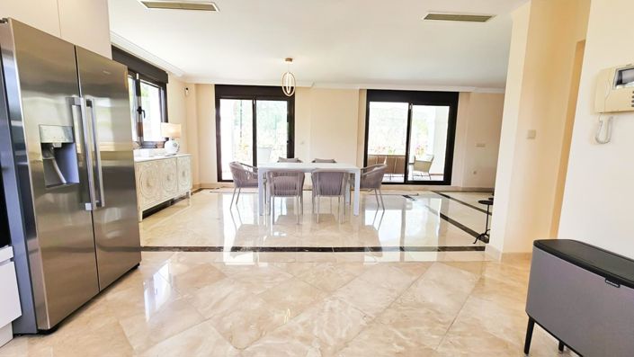 Image No.17-3 Bed Property for sale
