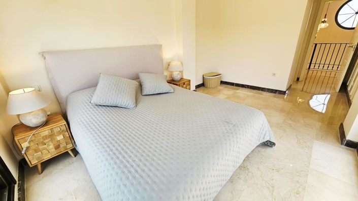 Image No.27-3 Bed Property for sale