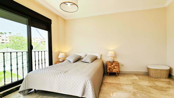 Image No.28-3 Bed Property for sale