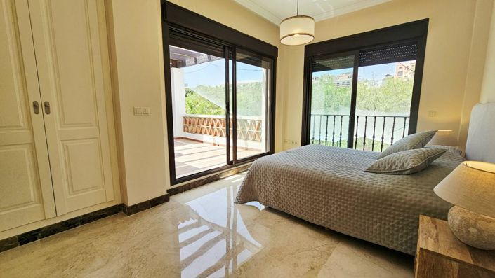 Image No.29-3 Bed Property for sale