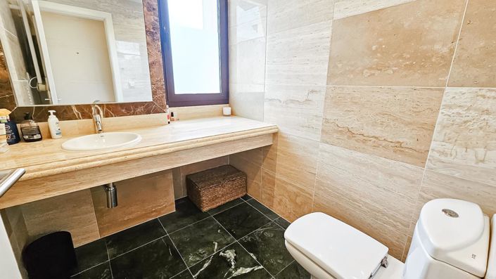 Image No.34-3 Bed Property for sale