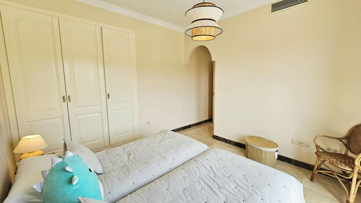 Image No.37-3 Bed Property for sale