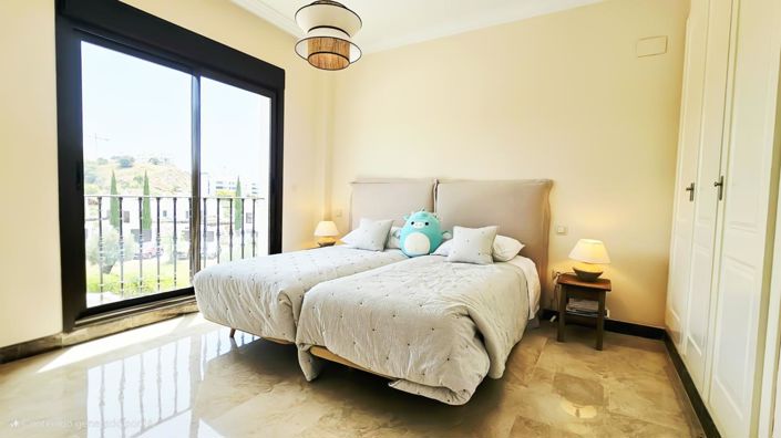Image No.39-3 Bed Property for sale
