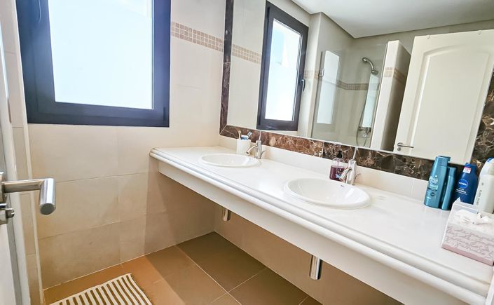Image No.48-3 Bed Property for sale
