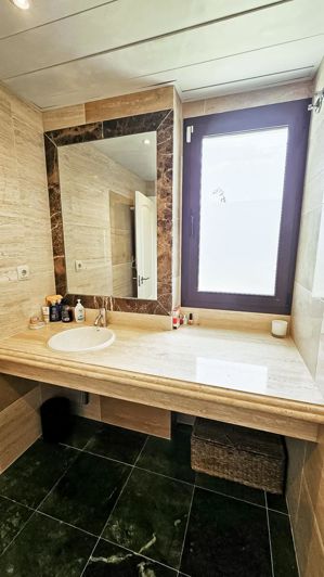 Image No.49-3 Bed Property for sale