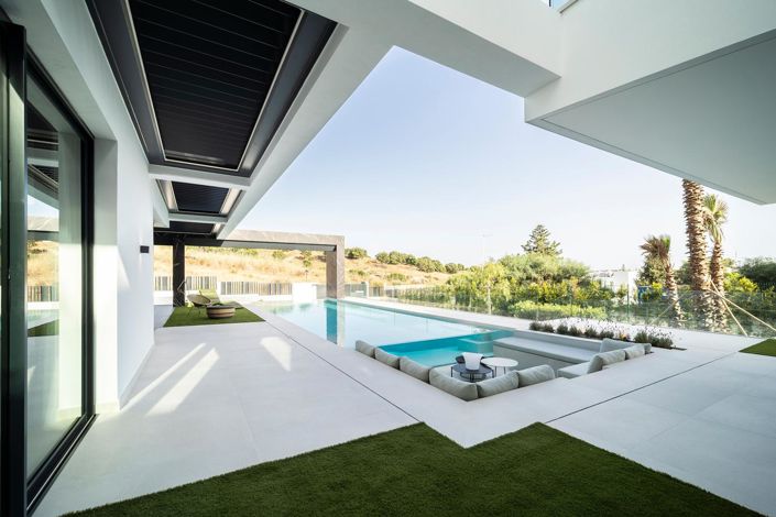 Image No.5-6 Bed Property for sale