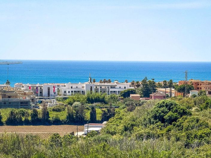 Image No.20-2 Bed Property for sale