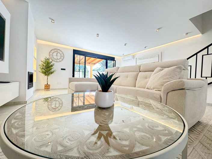 Image No.14-2 Bed Property for sale