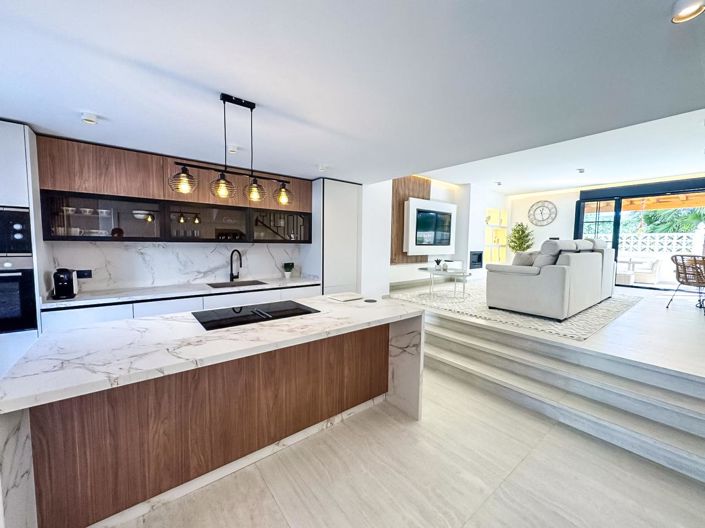 Image No.22-2 Bed Property for sale