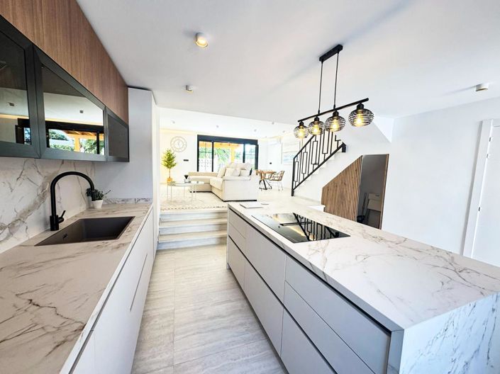 Image No.23-2 Bed Property for sale
