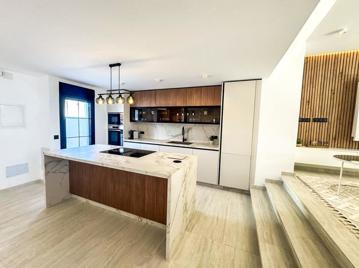 Image No.25-2 Bed Property for sale