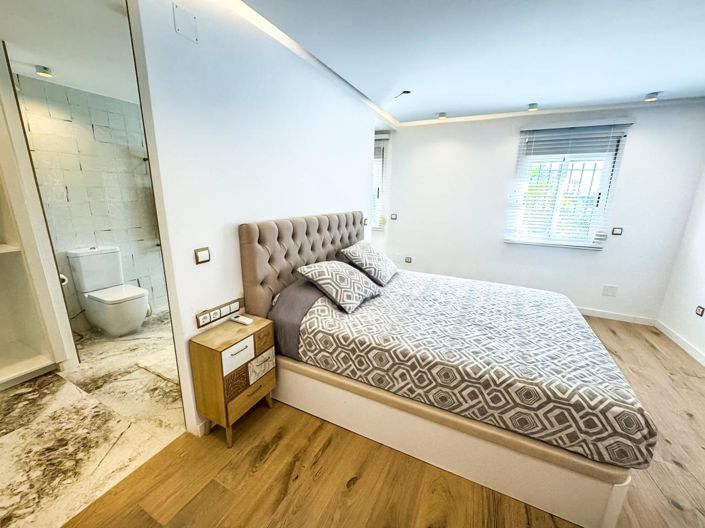 Image No.31-2 Bed Property for sale