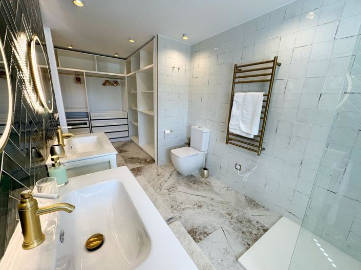 Image No.35-2 Bed Property for sale