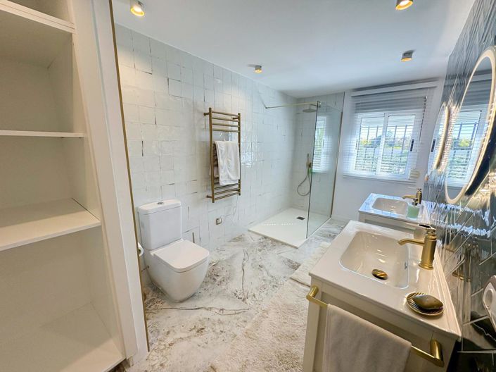Image No.36-2 Bed Property for sale