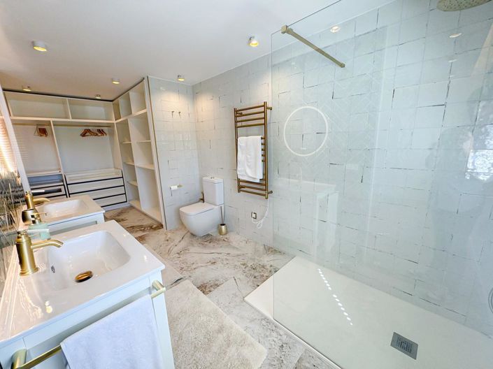 Image No.38-2 Bed Property for sale