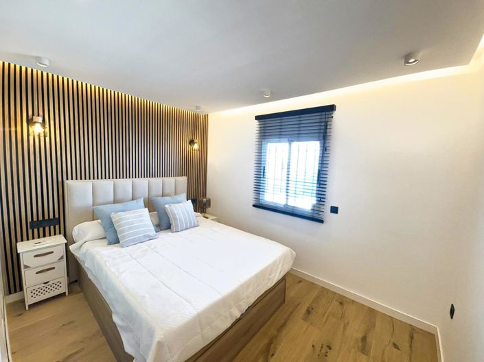 Image No.40-2 Bed Property for sale