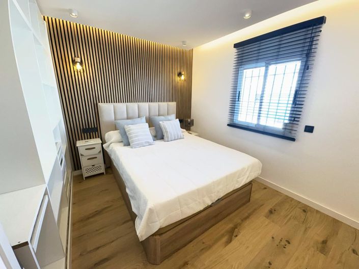 Image No.42-2 Bed Property for sale