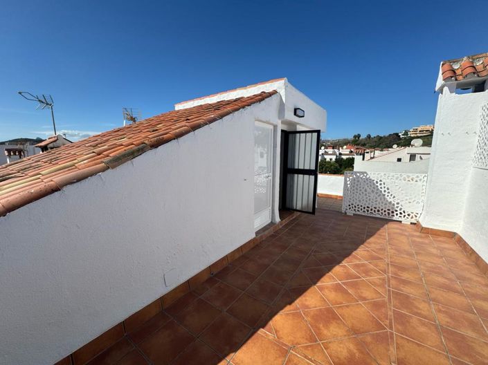 Image No.48-2 Bed Property for sale