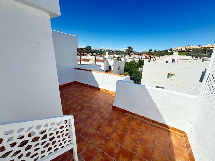 Image No.50-2 Bed Property for sale