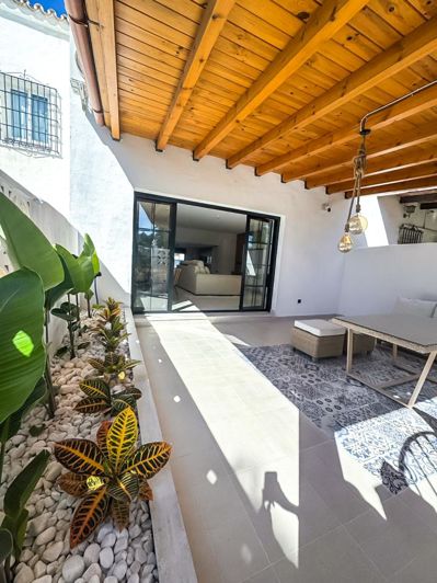 Image No.56-2 Bed Property for sale