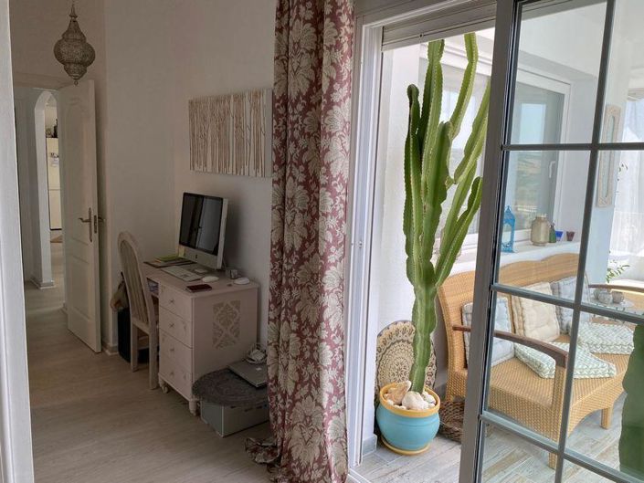 Image No.12-2 Bed Property for sale