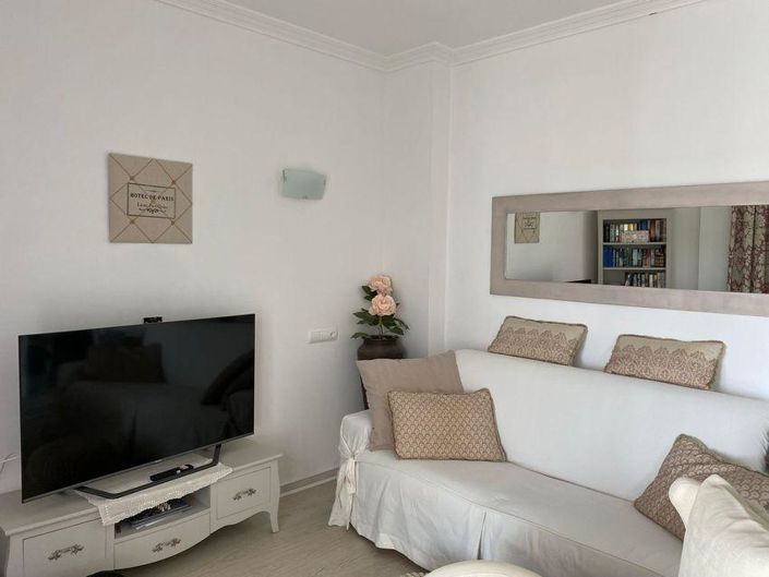 Image No.18-2 Bed Property for sale