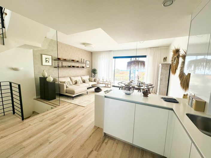 Image No.14-3 Bed Property for sale