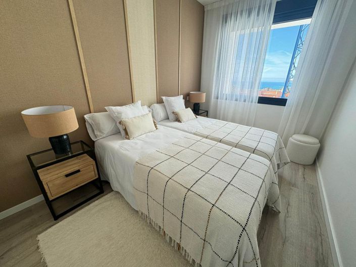 Image No.28-3 Bed Property for sale