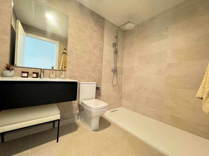 Image No.29-3 Bed Property for sale