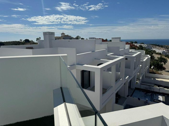 Image No.5-3 Bed Property for sale