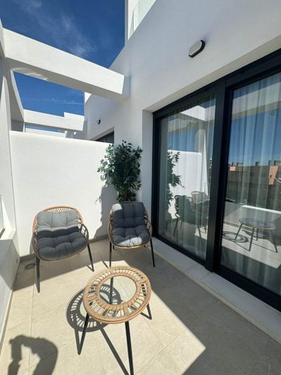 Image No.6-3 Bed Property for sale