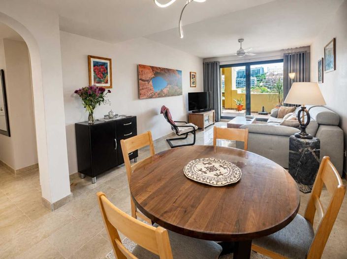 Image No.10-2 Bed Property for sale