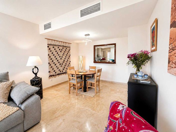 Image No.17-2 Bed Property for sale