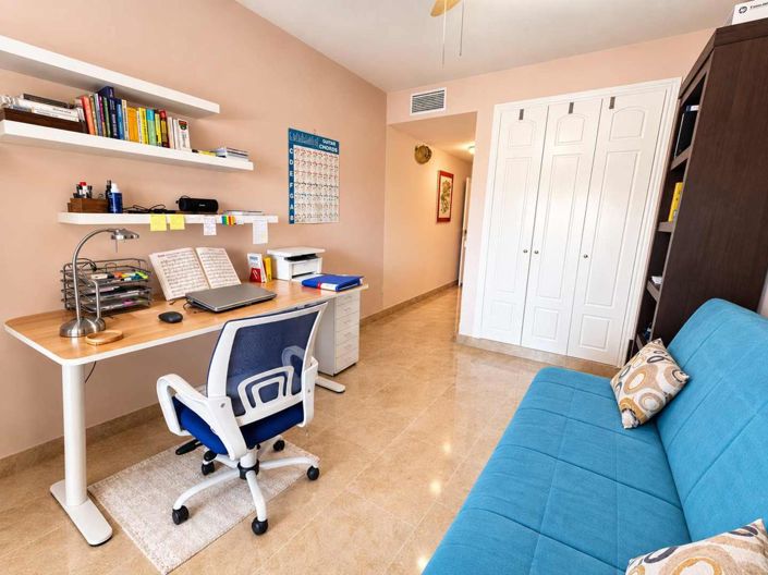 Image No.21-2 Bed Property for sale