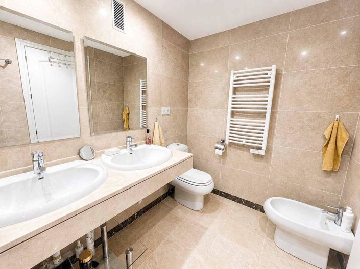 Image No.23-2 Bed Property for sale