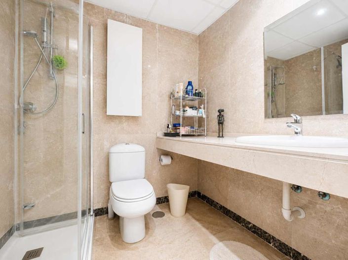 Image No.28-2 Bed Property for sale
