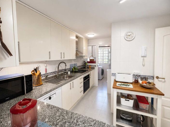 Image No.31-2 Bed Property for sale
