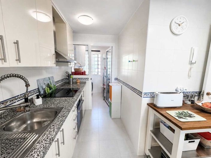 Image No.35-2 Bed Property for sale