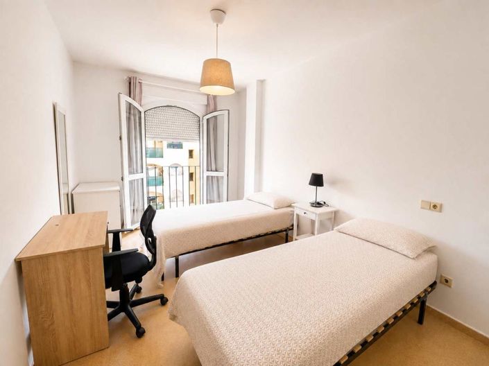Image No.17-2 Bed Property for sale