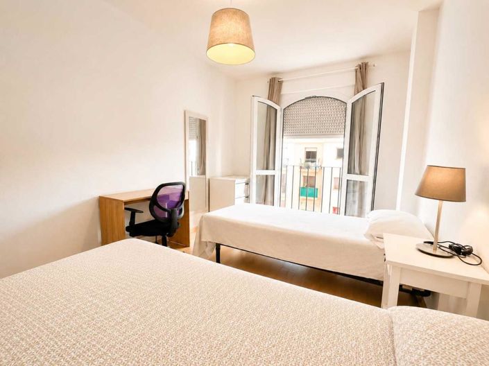 Image No.18-2 Bed Property for sale