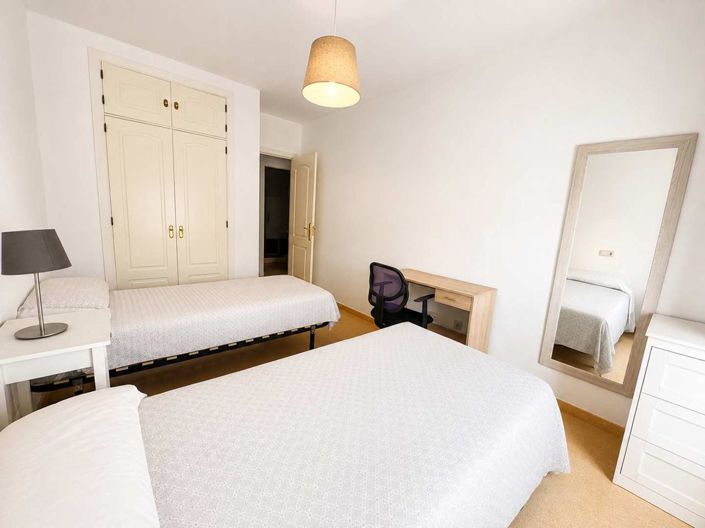 Image No.19-2 Bed Property for sale