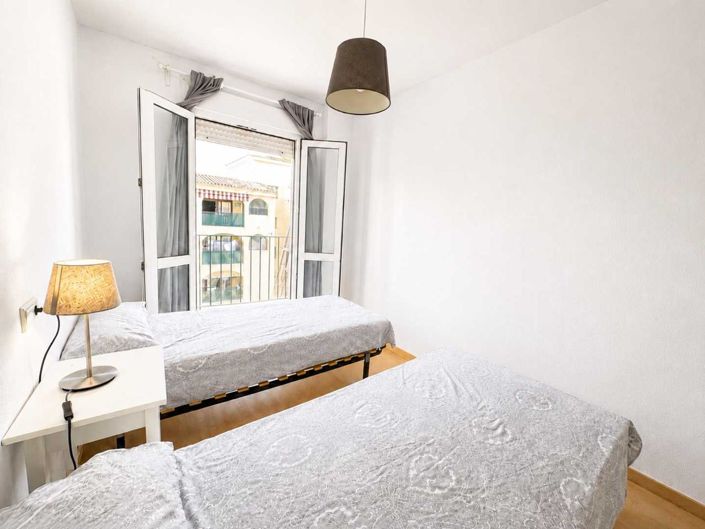 Image No.25-2 Bed Property for sale