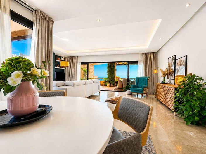 Image No.28-3 Bed Property for sale