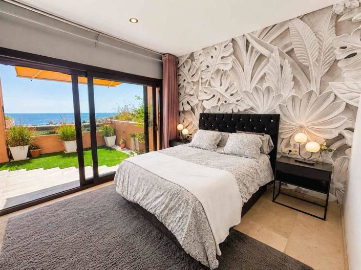Image No.32-3 Bed Property for sale