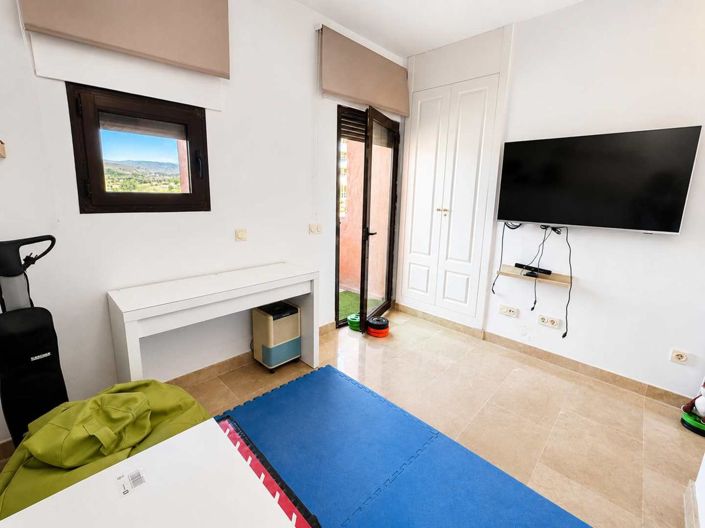 Image No.48-3 Bed Property for sale