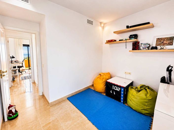Image No.49-3 Bed Property for sale